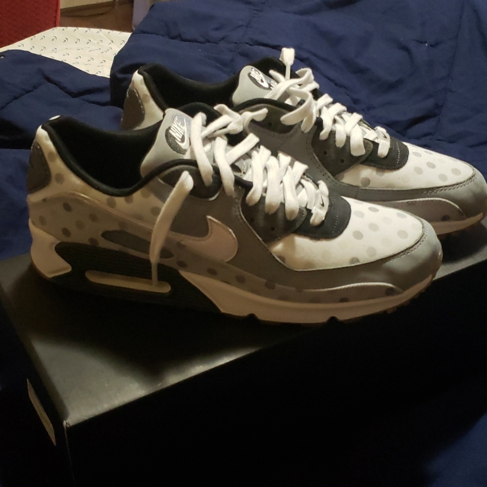 Brand new never worn Polka dot Air Max 90 sz 12